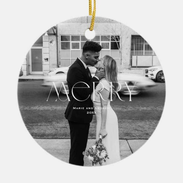 Modernes Merry Holiday Design Keramik Ornament (Vorne)