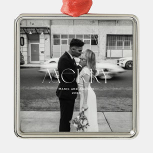 Modernes Merry Holiday Design Ornament Aus Metall