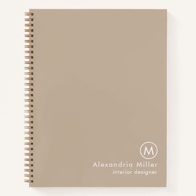 Modernes Minimal-Beige Monogramm Notizbuch (Vorderseite)