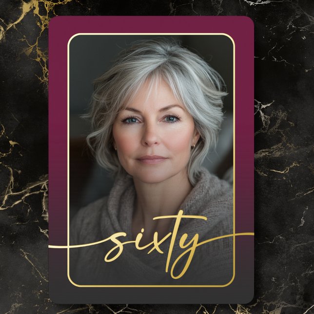 Modernes Minimal Burgundy Foto 60. Geburtstag Folieneinladung (Modern Minimal Burgundy Photo Sixtieth Birthday Foil Invitation)