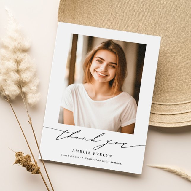 Modernes Minimal Calligraphy 2023 Abschluss Foto Dankeskarte (Von Creator hochgeladen)