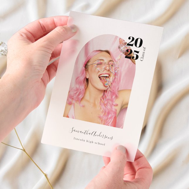 Modernes Minimal-Foto-Arch-Graduate (Von Creator hochgeladen)