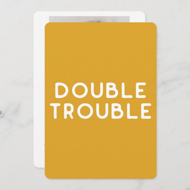 Modernes Minimal Golden Yellow Baby Foto Twin Birt Ankündigung (Vorne/Hinten)