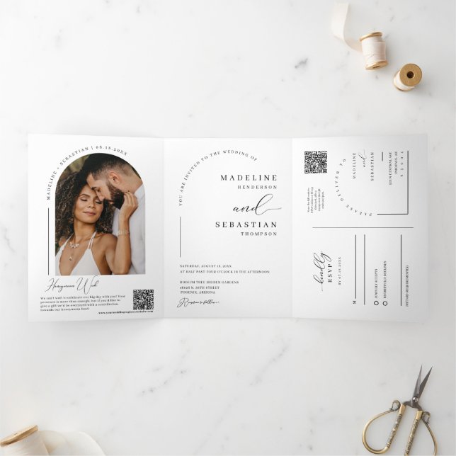 Modernes Minimal-Script-Arch-Foto QR-Code Hochzeit Dreifach Gefaltete Einladung (Innenseite)