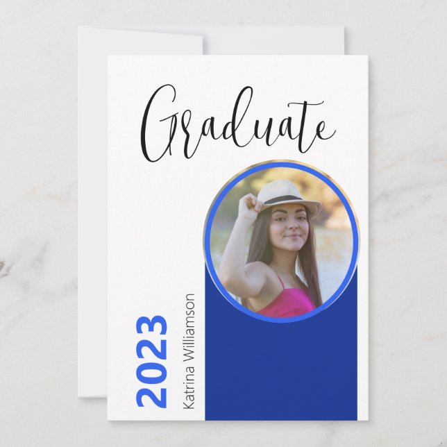Modernes Minimal-Script-Graduation-Party-Foto Einladung (Vorderseite)