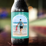 Modernes Minimales Foto | Happy Vathers Day Ferien Bierflaschenetikett<br><div class="desc">Überraschen Sie Ihren Vater in diesem Jahr mit diesem modernen Flaschenlabel an seinem Lieblingsbiertag! Die Labels bieten einen Gruß "HAPPY VATHERS DAY",  Ihr Lieblingsfoto und Kindernamen. Alle Textstile,  Schriftart und Farbstile können durch Anklicken des Links nach der Personalisierung angepasst werden.</div>
