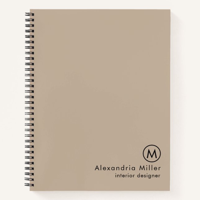 Modernes Minimalistisch-Beige Monogramm Notizbuch (Vorderseite)