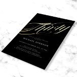 Modernes Minimalistisches 30-Schwarzes Gold 30. Ge Folieneinladung<br><div class="desc">Moderne Minimalistische 30 Schwarz Gold 30. Geburtstag Foil Einladung. Für eine Meilenstein-Geburtstagseinladung verkörpert das Design modernen Chic mit minimalistischem Schwarz-Gold-Farbschema. Die Einladung zeichnet sich durch einen schlichten schwarzen Hintergrund mit eleganter Goldskripttypografie aus, die eine Touch der Verfeinerung schafft und ein raffiniertes und zeitgenössisches Aussehen verleiht. Das Gesamtbild ist sauber und...</div>