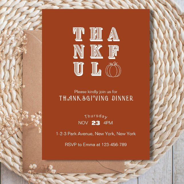 Modernes Minimalistisches Abendessen zum Erntedank Einladung (Boho Minimalist Elegant Thanksgiving Dinner Party Invitation. Simple rustic typography design. )