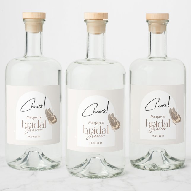 Modernes Minimalistisches Beige-Schmetterling-Brau Alkoholflaschenetikett (Flaschen)