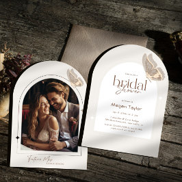 Modernes Minimalistisches Beige-Schmetterling-Brau Einladung