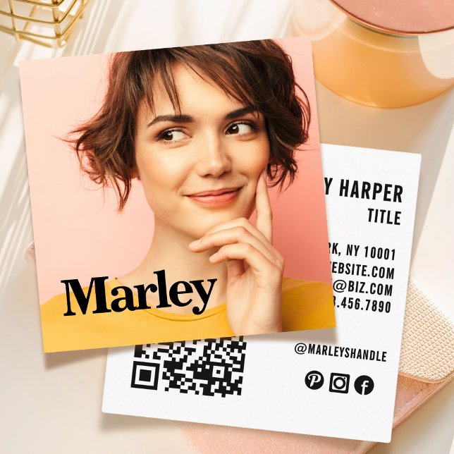 Modernes Minimalistisches, einfaches Berufliches F Quadratische Visitenkarte (Von Creator hochgeladen)