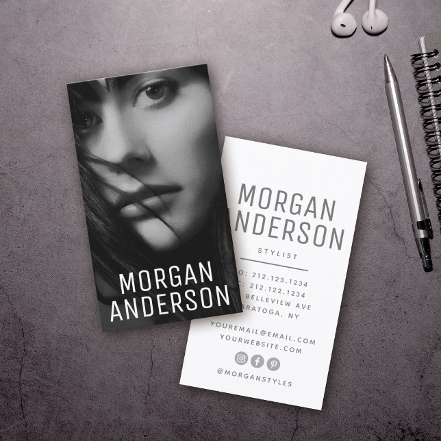 Modernes Minimalistisches, einfaches Berufliches F Visitenkarte (Von Creator hochgeladen)