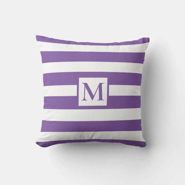Modernes, minimalistisches lila Monogramm Kissen (Vorderseite)