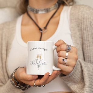 Modernes Minimalistisches Script Bachelorette Indi Zweifarbige Tasse
