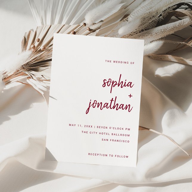 Modernes Minimalistisches Script Burgundy | Hochze Einladung (A modern wedding invitation with burgundy script)