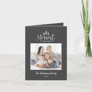 Modernes, minimalistisches Weihnachtsgeschenk mit Feiertagskarte