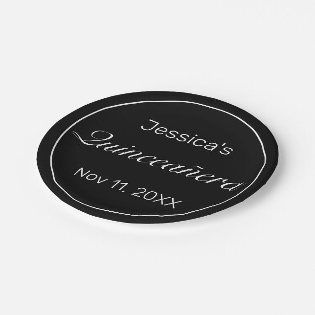 Modernes Minimalistisches Weißes Schwarzes Quinceñ Pappteller (Schrägansicht)