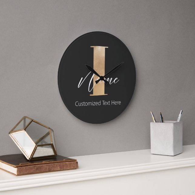 Modernes Mit Monogramm I & Name Personalisiert Große Wanduhr (Büro)