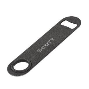 Modernes Mit Monogramm Schwarz-Leder-Textur-Look Speed Flaschenöffner