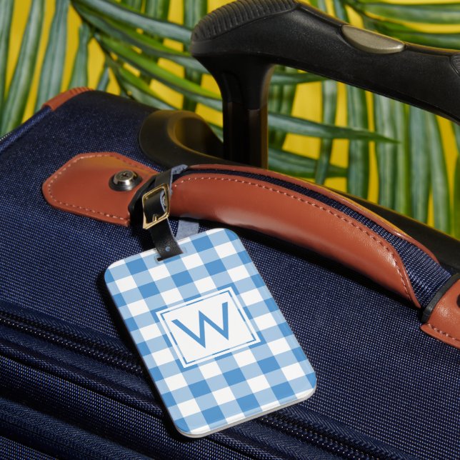 Modernes Monogram Light Blue Gingham Muster Gepäckanhänger (Vorderseite Insitu 1)