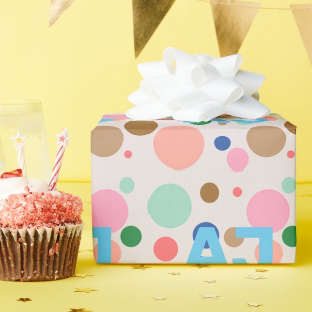 Modernes Monogram Polka Dot Muster Geschenkpapier (Geburtstagsparty)