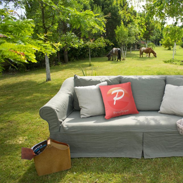 Modernes Monogramm Anfangsbuchstaben orangefarbene Kissen (Von Creator hochgeladen)