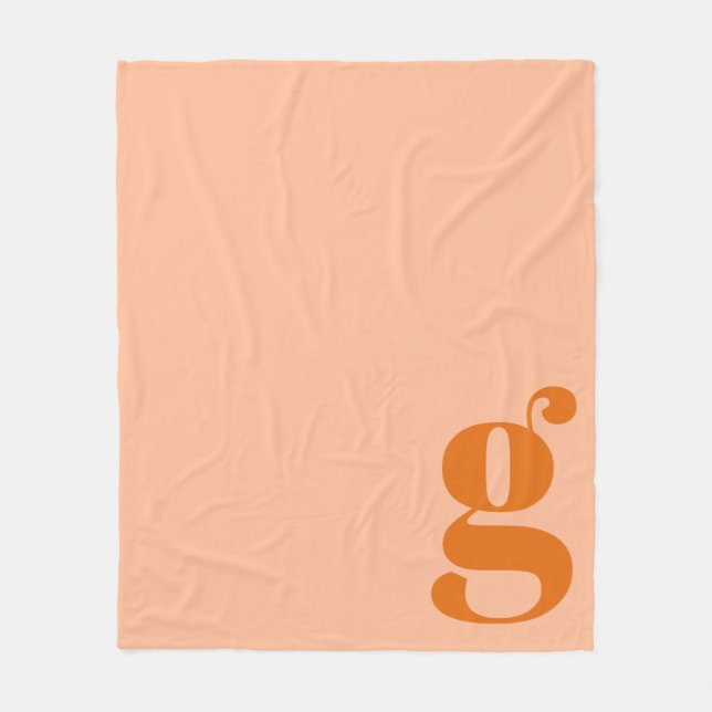 Modernes Monogramm Bold Initial Peach Orange Minim Fleecedecke (Vorderseite)