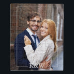 Modernes Monogramm-Foto Puzzle<br><div class="desc">Einfacher und schicker Monogrammentwurf. Benötigen Sie eine kundenspezifische Farbe? Schicken Sie uns eine Mitteilung zu heartlockedstudio@gmail.com und wir sind glücklich,  Ihnen heraus zu helfen!</div>