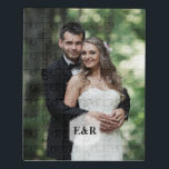 Modernes Monogramm-Foto Puzzle<br><div class="desc">Stilvolles und Chic-Fotoandenken, das für das eines netten Geschenks personalisiert sein kann.</div>