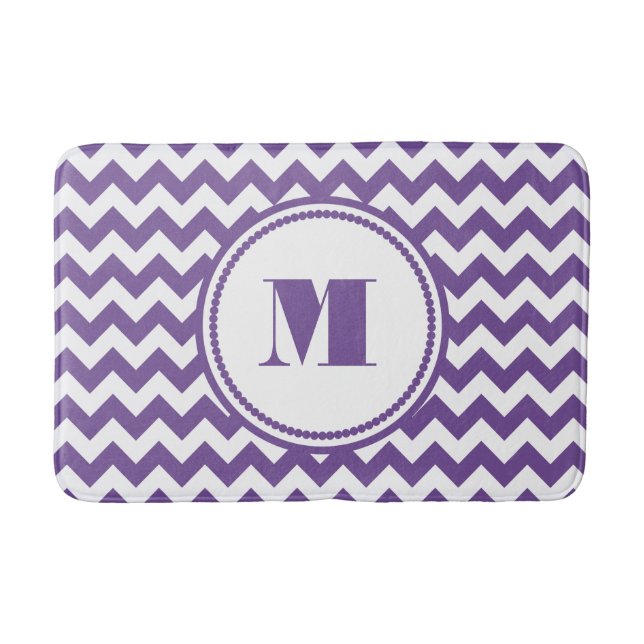 Modernes Monogramm Lila Zickzack Badematte (Vorderseite)
