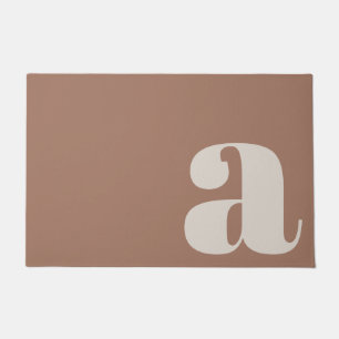 Modernes Monogramm Minimalistisches Mocha-Braun Ei Fußmatte