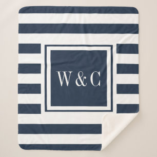 Modernes Monogramm Navy Blau Weiße Streifen Sherpadecke