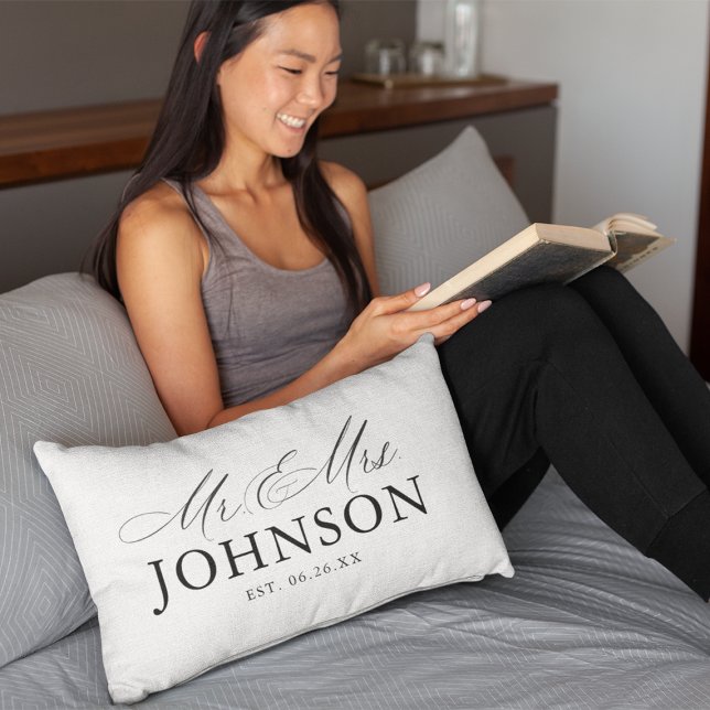 Modernes Mr. & Mrs. Monogram Pillow Lendenkissen (Von Creator hochgeladen)