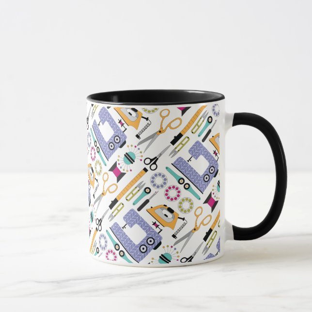 Modernes Nähmaterial und Werkzeugmuster Tasse (Rechts)