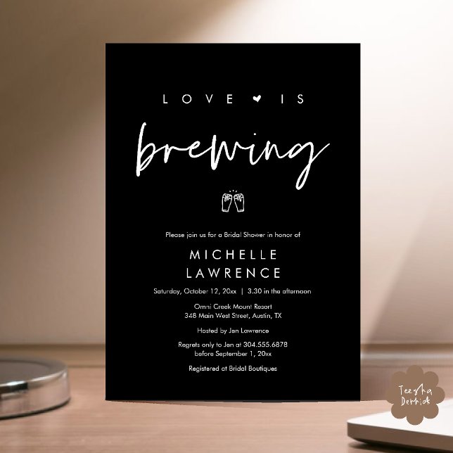 Modernes Niedlich Romantisches Bier-Party-Brautpar Einladung (Beer Party Bridal Shower, Love is brewing Invitation card modern romance classy black white)