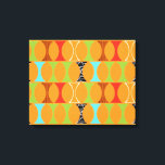Modernes, orangefarbenes Muster aus dem Mittelalte Leinwanddruck<br><div class="desc">Klopfen Sie. Wer ist da? Mitte Jahrhundert Modernes Orangefarbenes Muster gestreift Canvas! Hey, mit einem Design dieses Retro, braucht man keine Stanzlinie. Dieses perfekte Mod-Muster zeichnet sich durch einen lebhaften, orangefarbenen Hintergrund und eine hübsch kitschige Form in Grün, Rot, Türkis, Schwarz & Weiß und Holzkorn aus. Die Form hat wahrscheinlich...</div>