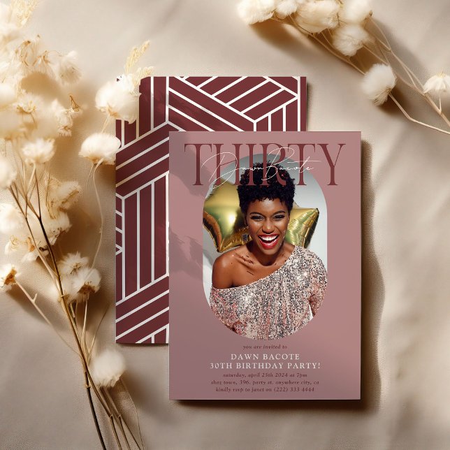 Modernes Oval Foto & Unterschrift 30. Geburtstag Einladung (Von Creator hochgeladen)