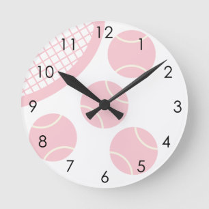 Modernes Pastell Pink Tennis Ball Racket Runde Wanduhr