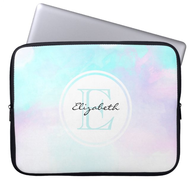 Modernes Pastellblau und Lila Aquarellmonogramm Laptopschutzhülle (Vorderseite)