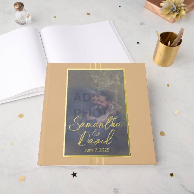 Modernes Peachy Beige Foto Wedding Foil Gästebuch (Vorderseite Offen)