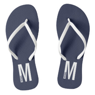 Modernes Personalisiertes Fettmonogramm und Name Flip Flops