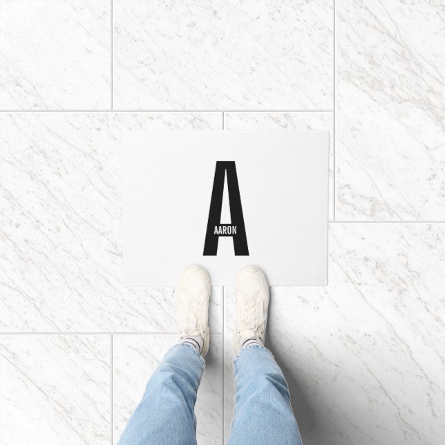 Modernes Personalisiertes Fettmonogramm und Name Fußmatte (Indoor)
