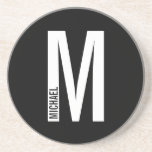 Modernes Personalisiertes Fettmonogramm und Name Getränkeuntersetzer<br><div class="desc">Modernes Monogram Design mit personalisiertem Monogramm-Buchstaben "M" und Namen im modernen fett formatierten Sans Serif Schriftart Stil. Perfektes Geschenk für ihn,  Vatertagsgeschenk,  Trauzeuge Geschenk und vieles mehr.</div>