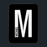 Modernes Personalisiertes Fettmonogramm und Name Magnet<br><div class="desc">Modernes Monogram Design mit personalisiertem Monogramm-Buchstaben "M" und Namen im modernen fett formatierten Sans Serif Schriftart Stil.</div>
