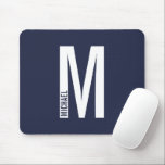 Modernes Personalisiertes Fettmonogramm und Name Mousepad<br><div class="desc">Modernes Monogram Design mit personalisiertem Monogramm-Buchstaben "M" und Namen im modernen fett formatierten Sans Serif Schriftart Stil. Perfektes Geschenk für ihn, Vatertag Geschenk und mehr.</div>