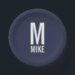 Modernes Personalisiertes Fettmonogramm und Name Pappteller<br><div class="desc">Modernes Monogram Design mit weißem,  personalisiertem Monogramm und Namen in modernen fett formatierten Sans Serif Schriftart Stil auf marineblau Hintergrund.</div>