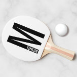 Modernes Personalisiertes Fettmonogramm und Name Tischtennis Schläger<br><div class="desc">Modernes Monogram Design mit personalisiertem Monogramm-Buchstaben "M" und Namen im modernen fett formatierten Sans Serif Schriftart Stil. Perfektes Geschenk für ihn,  Vatertag Geschenk und mehr.</div>