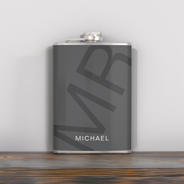 Modernes Personalisiertes Monogramm Grau Flachmann (Modern Bold Typography Monogrammed Flask by MINTIC DESIGN STUDIO)