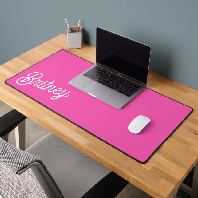 Modernes, Personalisiertes Monogramm mit Hot Pink  Schreibtischunterlage (Büro 2)